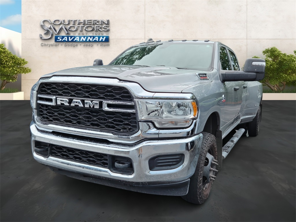 2024 Ram 3500 Tradesman photo 2