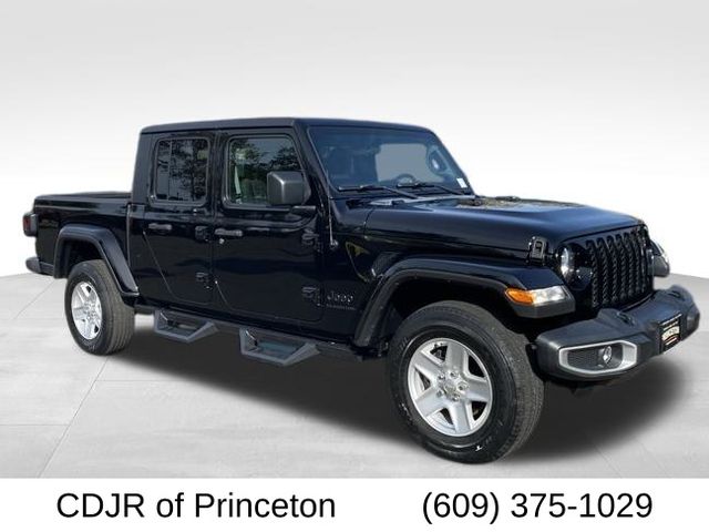2021 Jeep Gladiator Sport S's photo