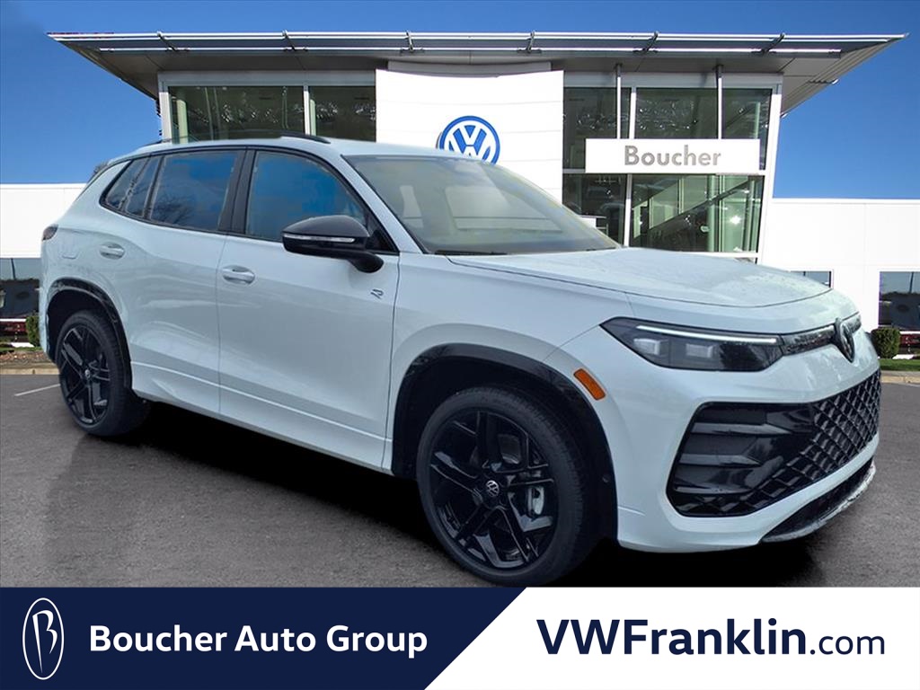 2026 Volkswagen Tiguan SE R-LINE BLACK's photo