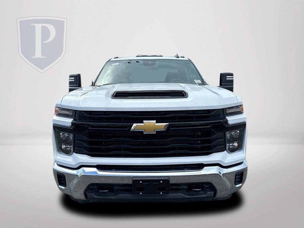 2024 Chevrolet Silverado 3500HD Work Truck photo 2