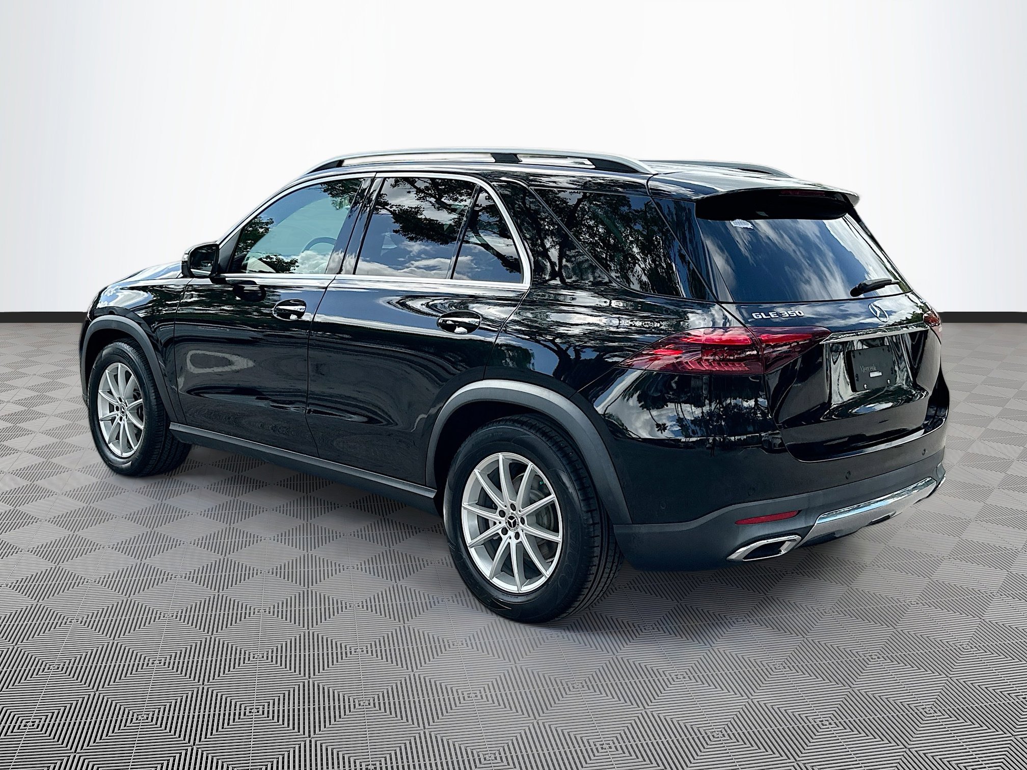 2024 Mercedes Benz GLE 350 4MATIC photo 4