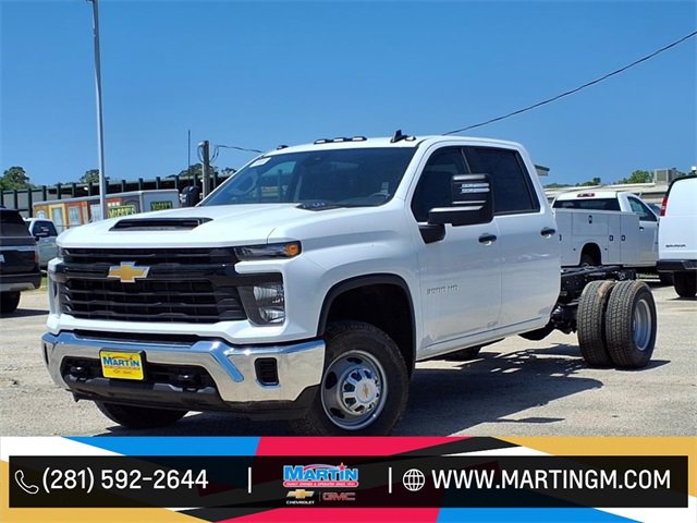 2025 Chevrolet Silverado 3500HD Work Truck's photo