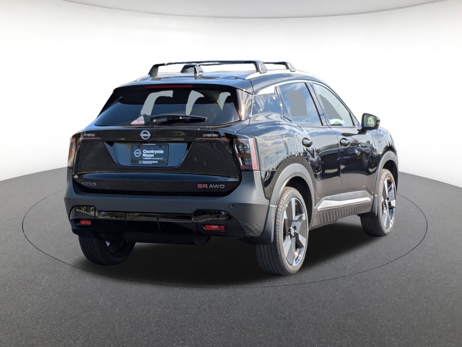 2026 Nissan Kicks SR photo 2