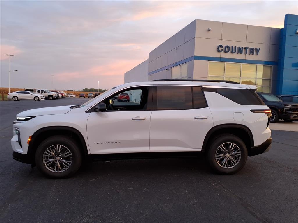 2026 Chevrolet Traverse photo 2