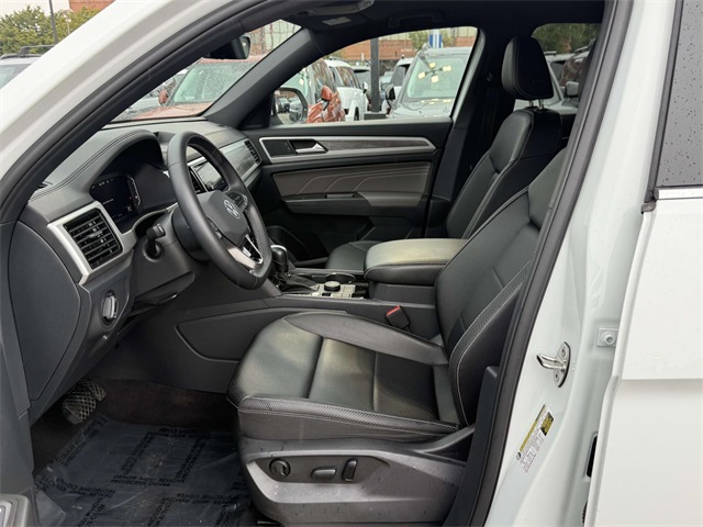 2022 Volkswagen Atlas Cross Sport V6 SE Technology photo 12