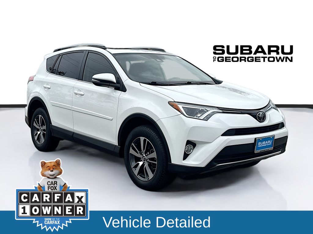 2017 Toyota RAV4 XLE's photo