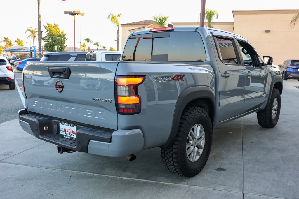 2023 Nissan Frontier PRO-4X photo 3