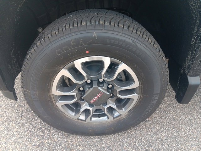 2026 Gmc Sierra 2500 HD SLE photo 4