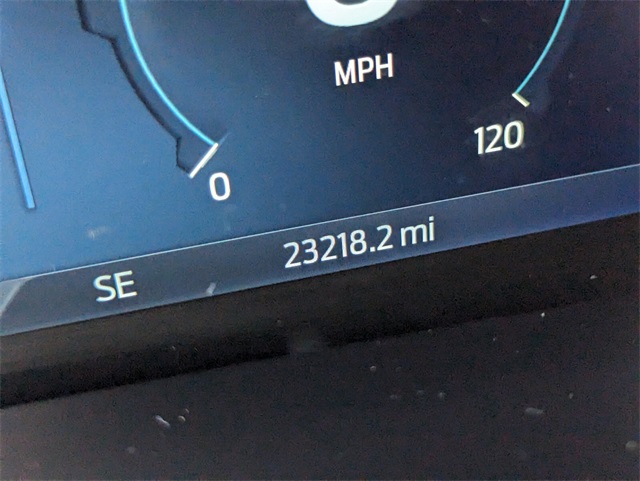 2023 Ford F-150 Lightning XLT photo 24