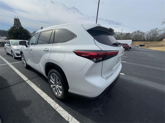 2023 Toyota Highlander Limited photo 3