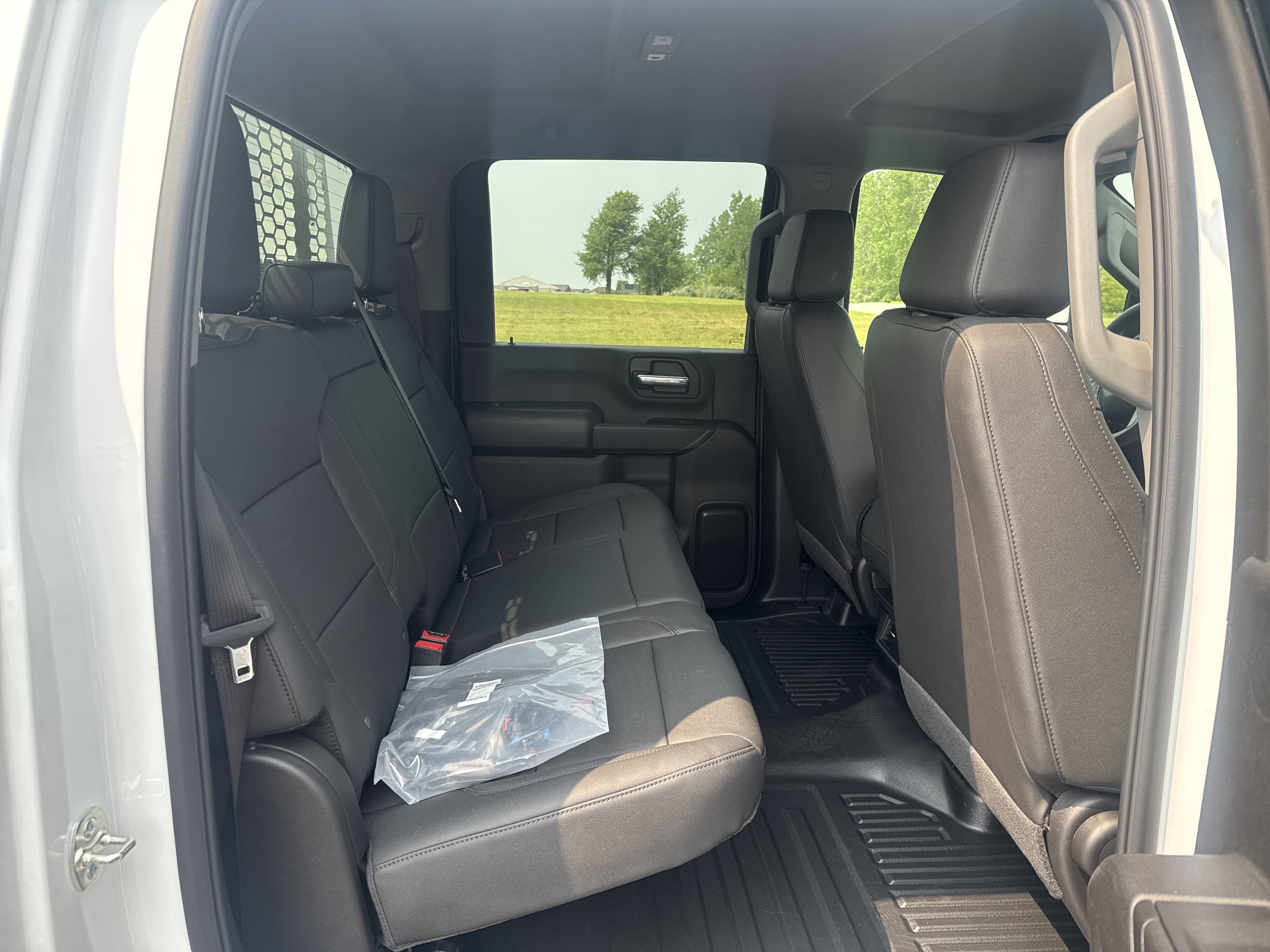 2025 Chevrolet Silverado 2500HD photo 3