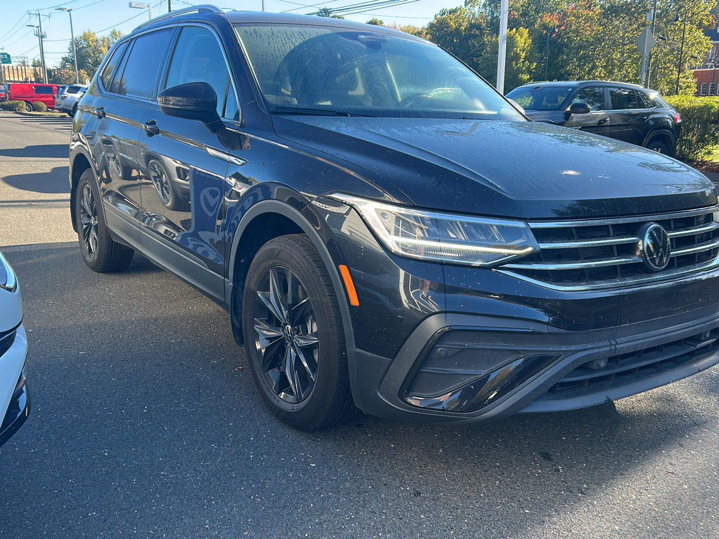 2024 Volkswagen Tiguan SE Wolfsburg Edition photo 4