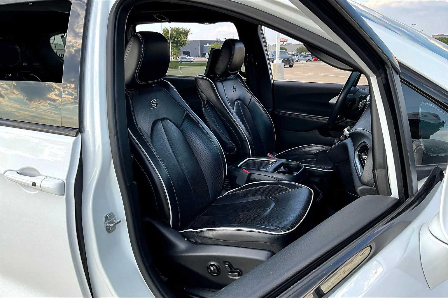2018 Chrysler Pacifica Limited photo 8