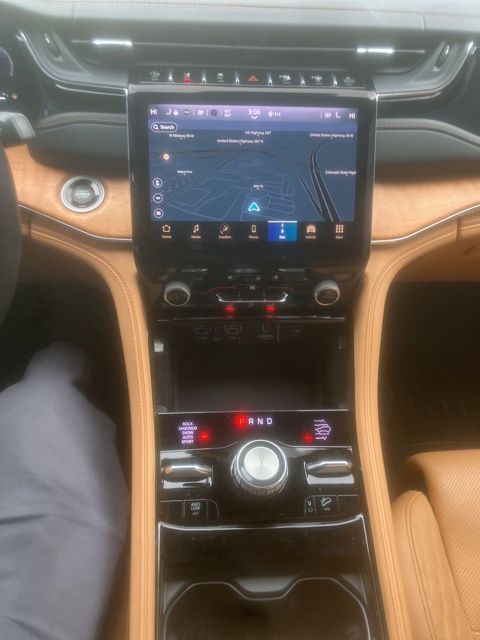 2022 Jeep Grand Cherokee L Summit photo 4