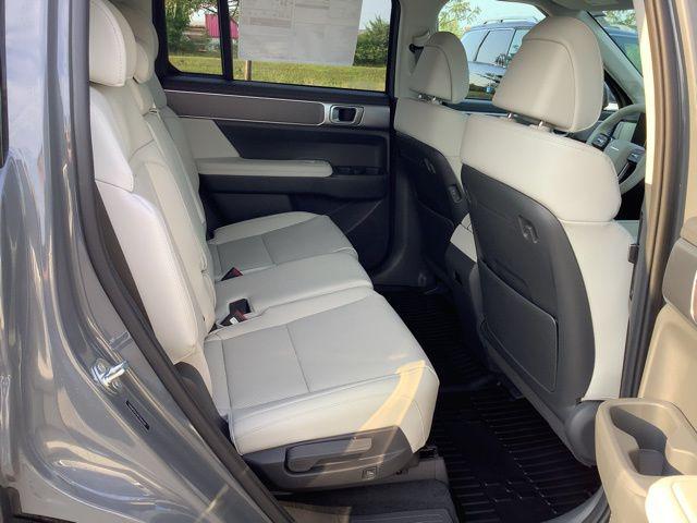 2026 Hyundai Santa Fe SEL photo 8