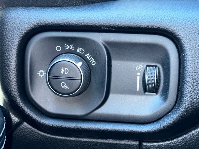2025 Ram 2500 Big Horn photo 17