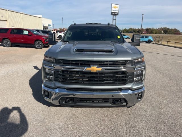 2024 Chevrolet Silverado 3500HD LT photo 2