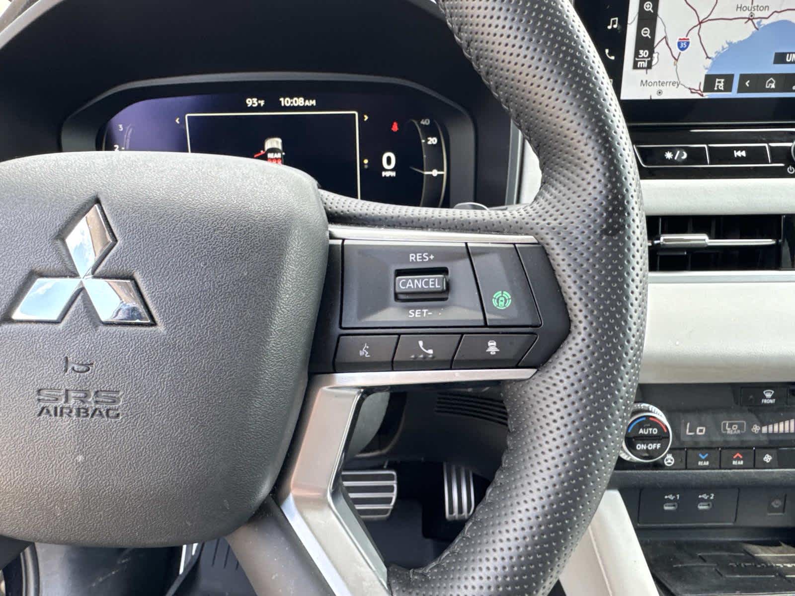 2025 Mitsubishi Outlander SEL photo 13