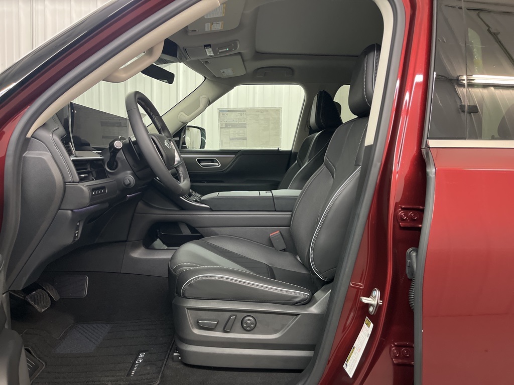 2025 Infiniti QX80 Luxe photo 6