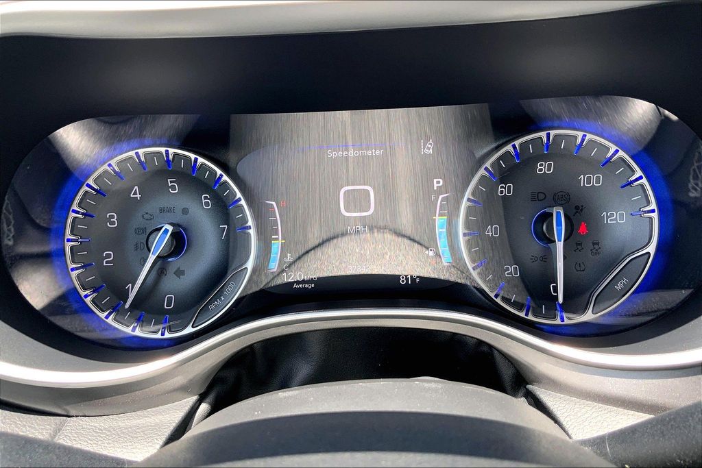 2024 Chrysler Pacifica Touring L photo 14