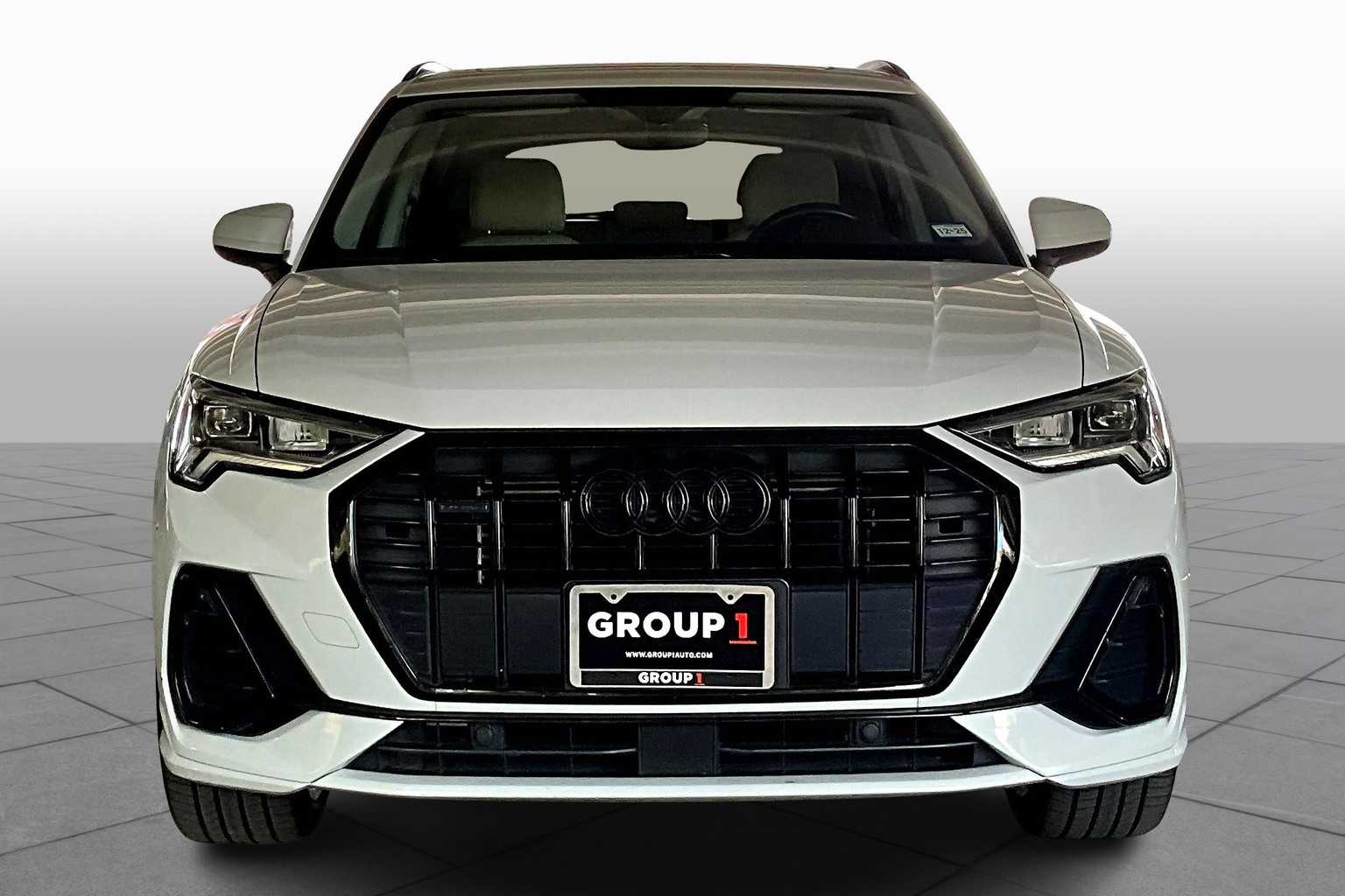 2020 Audi Q3 S line Premium Plus photo 3