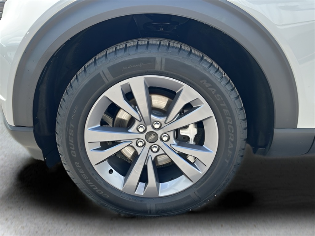 2023 Ford Explorer XLT photo 20