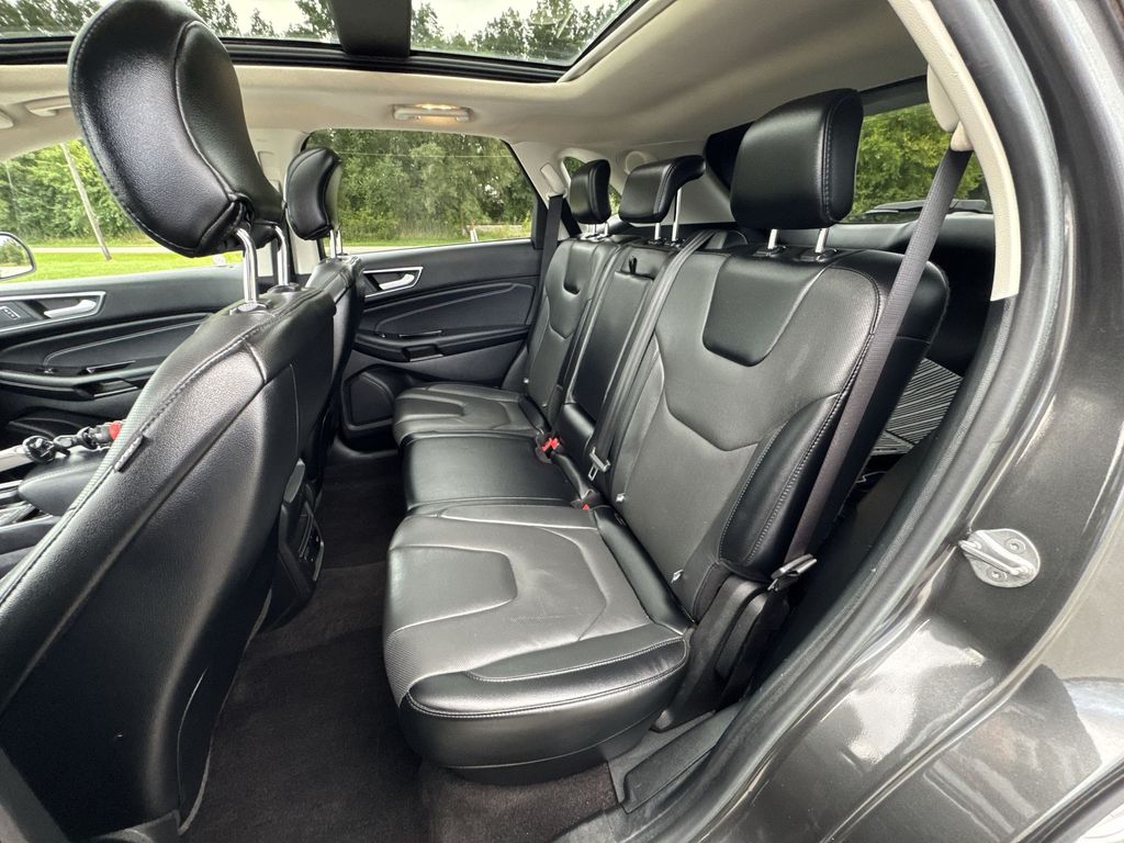 2019 Ford Edge Titanium photo 24