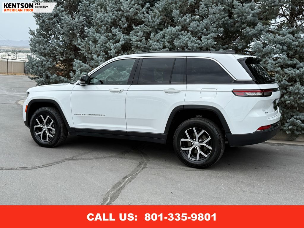 2024 Jeep Grand Cherokee Limited photo 2