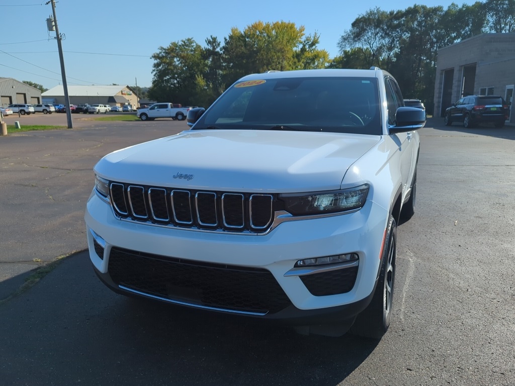 2024 Jeep Grand Cherokee Limited photo 2