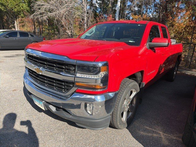2016 Chevrolet Silverado 1500 LT photo 2