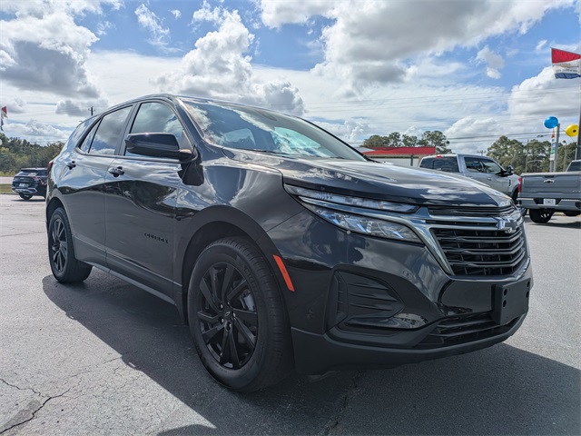 2023 Chevrolet Equinox LS photo 2