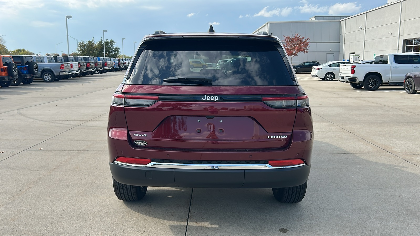 2025 Jeep Grand Cherokee Limited photo 4