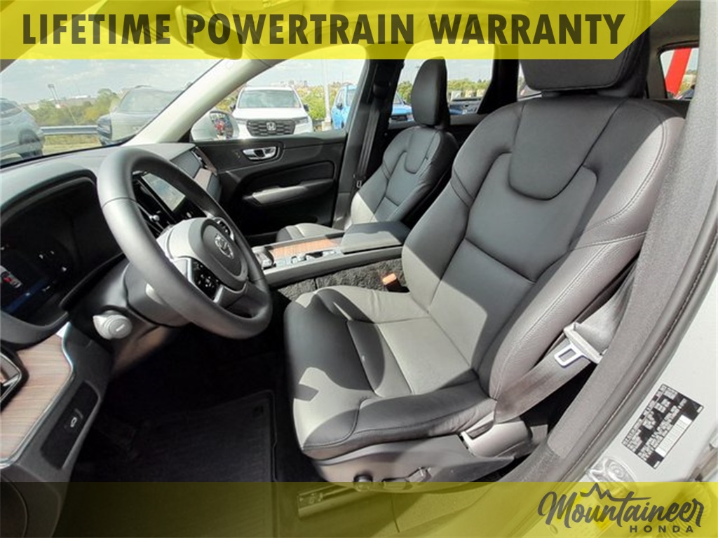 2023 Volvo XC60 B5 Plus photo 29