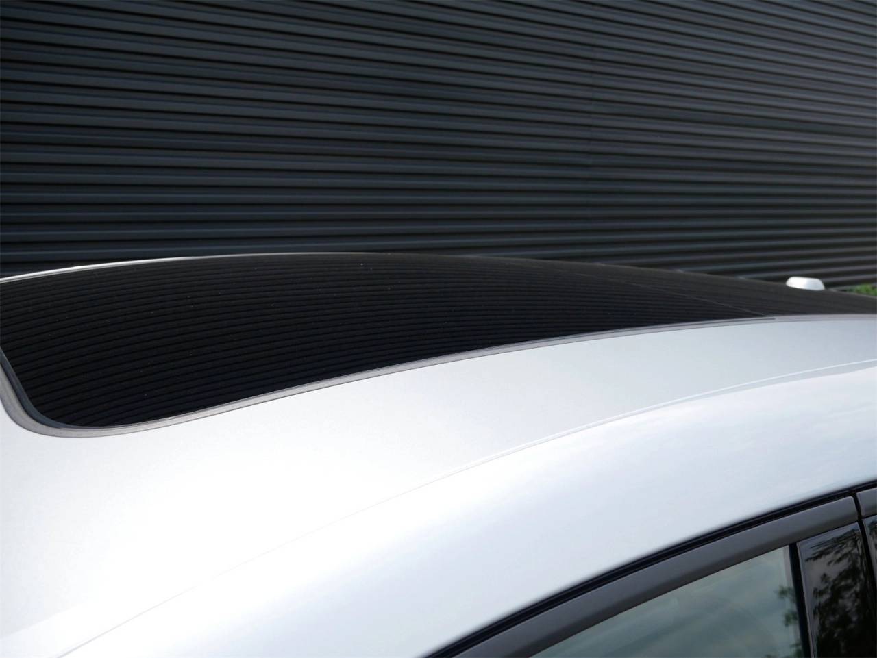 2025 Porsche Macan Base photo 24