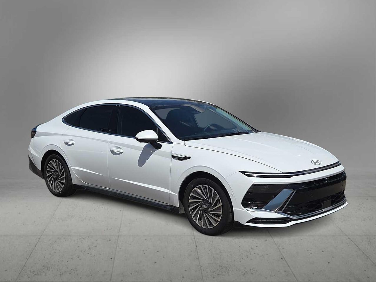 2025 Hyundai Sonata Hybrid Limited photo 2