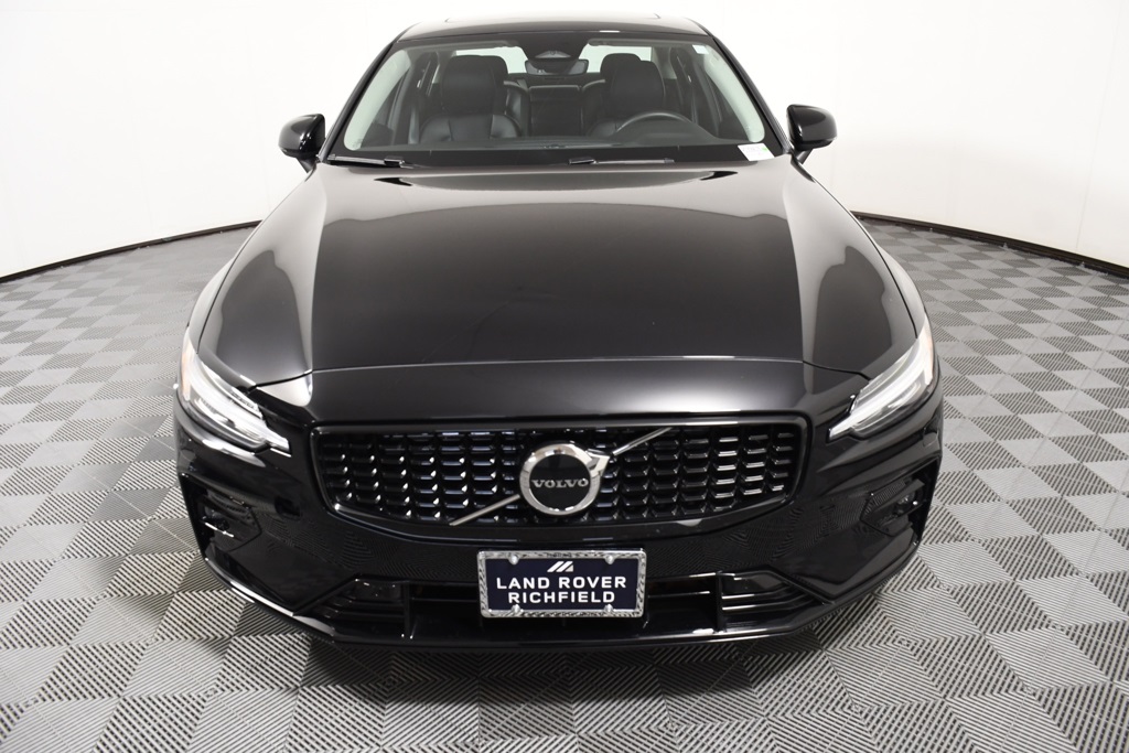 2024 Volvo S60 B5 Core photo 10