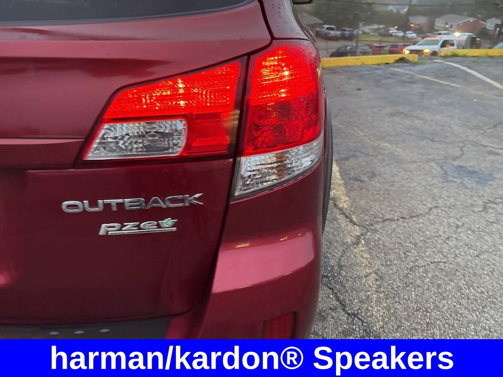 2011 Subaru Outback 2.5i photo 6