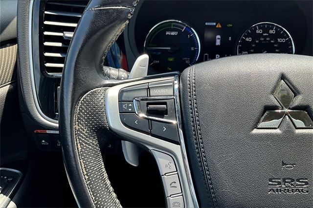 2022 Mitsubishi Outlander PHEV LE photo 19