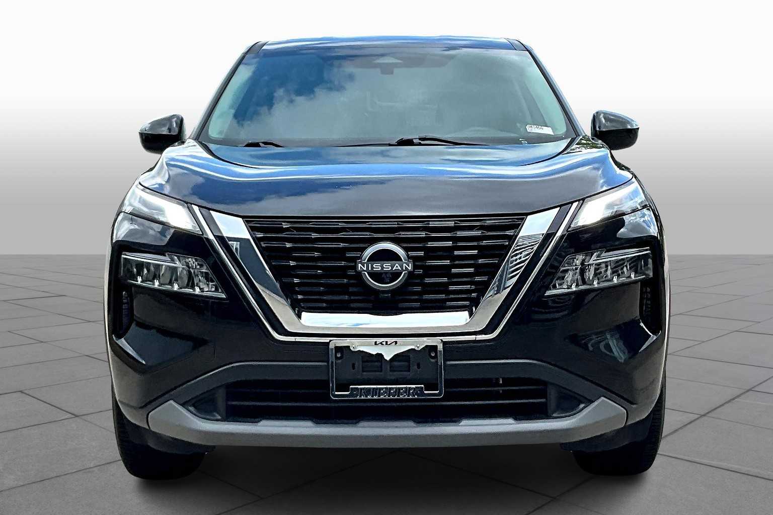 2023 Nissan Rogue SV photo 3
