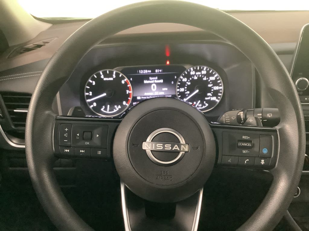 2023 Nissan Rogue SV photo 12