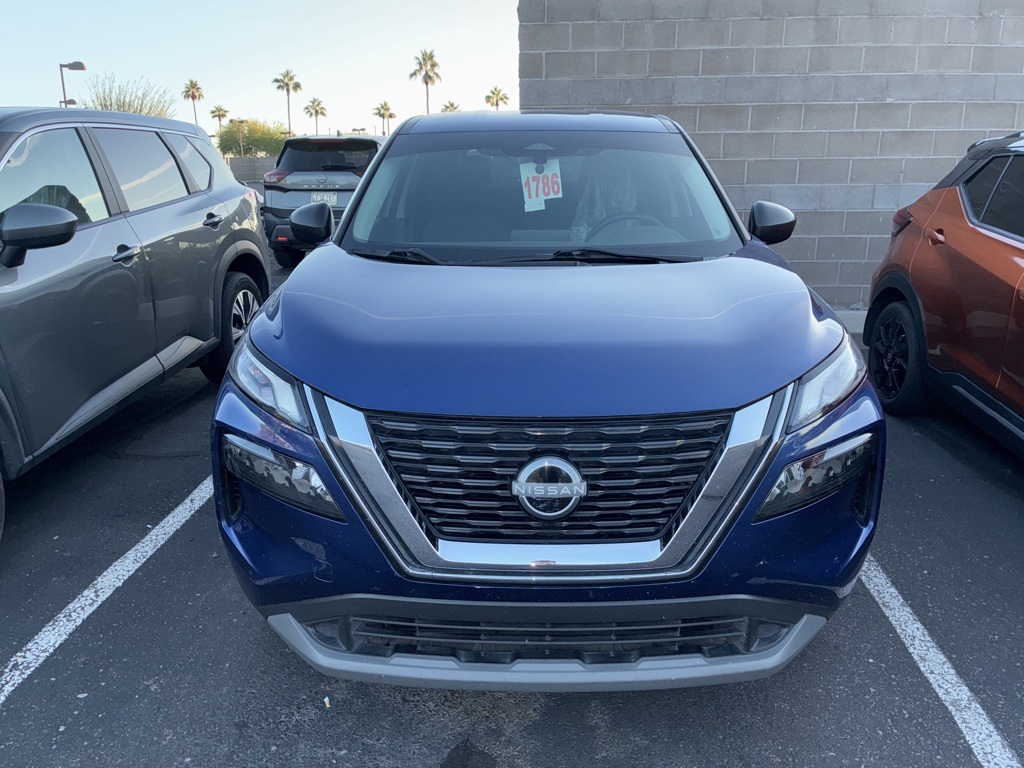 2022 Nissan Rogue S photo 2