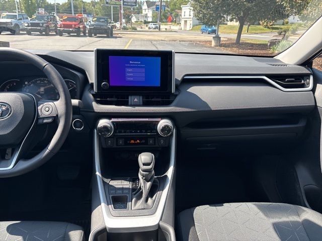 2025 Toyota RAV4 XLE photo 12