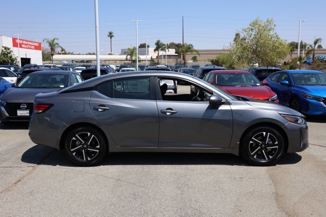 2025 Nissan Sentra SV photo 3