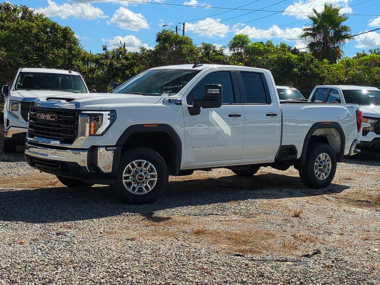 2025 GMC Sierra 2500HD Pro's photo