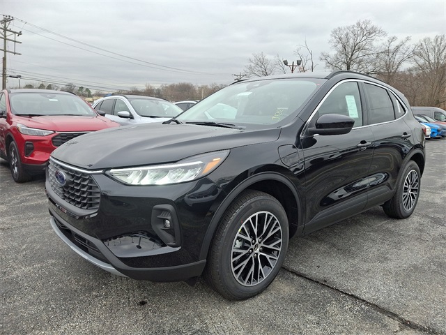 2025 Ford Escape Plug-In Hybrid photo 2