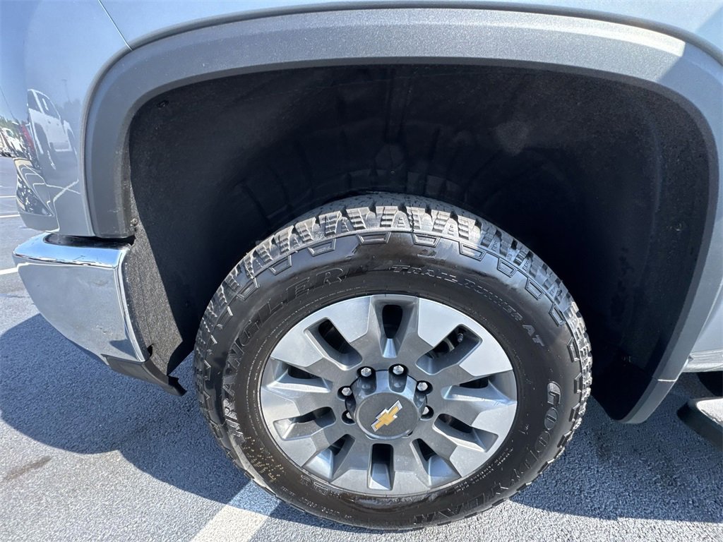 2025 Chevrolet Silverado 2500HD LT photo 10