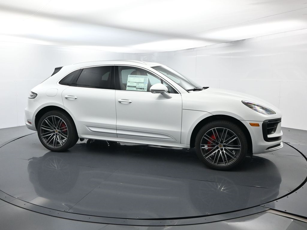 2026 Porsche Macan S photo 2