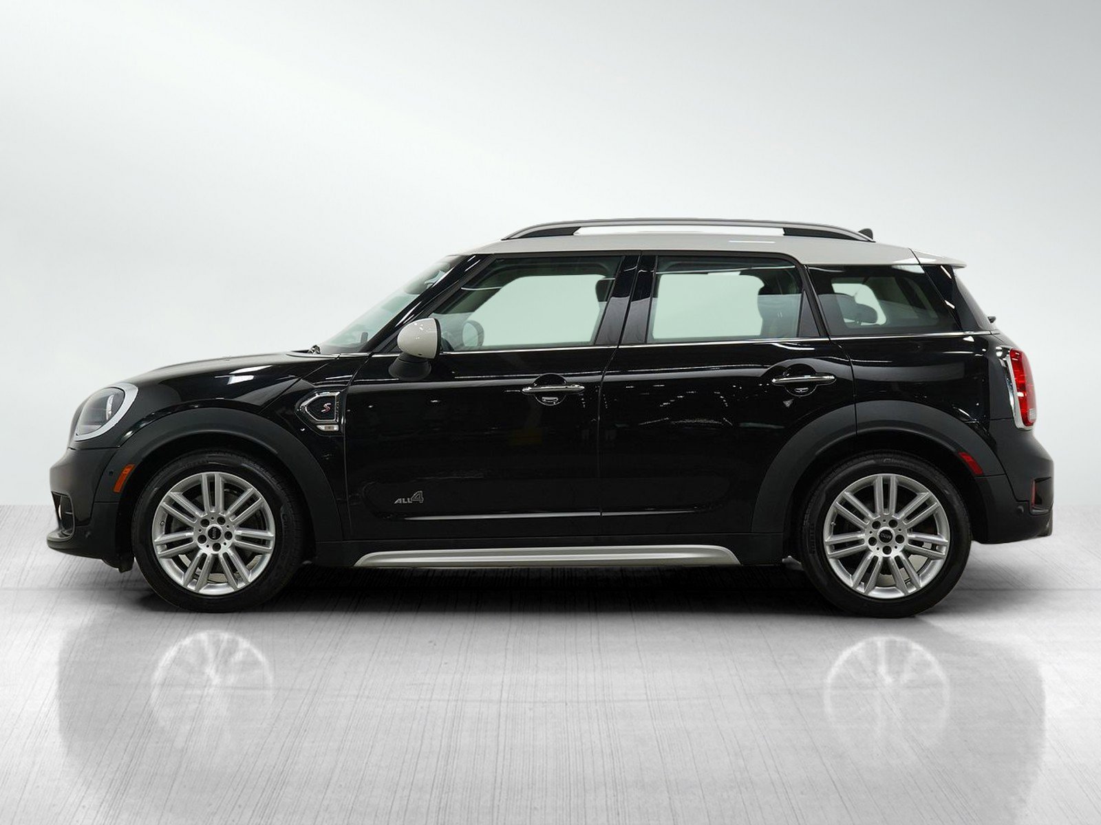 Used 2019 MINI Countryman S with VIN WMZYT5C50K3J87501 for sale in Burnsville, Minnesota