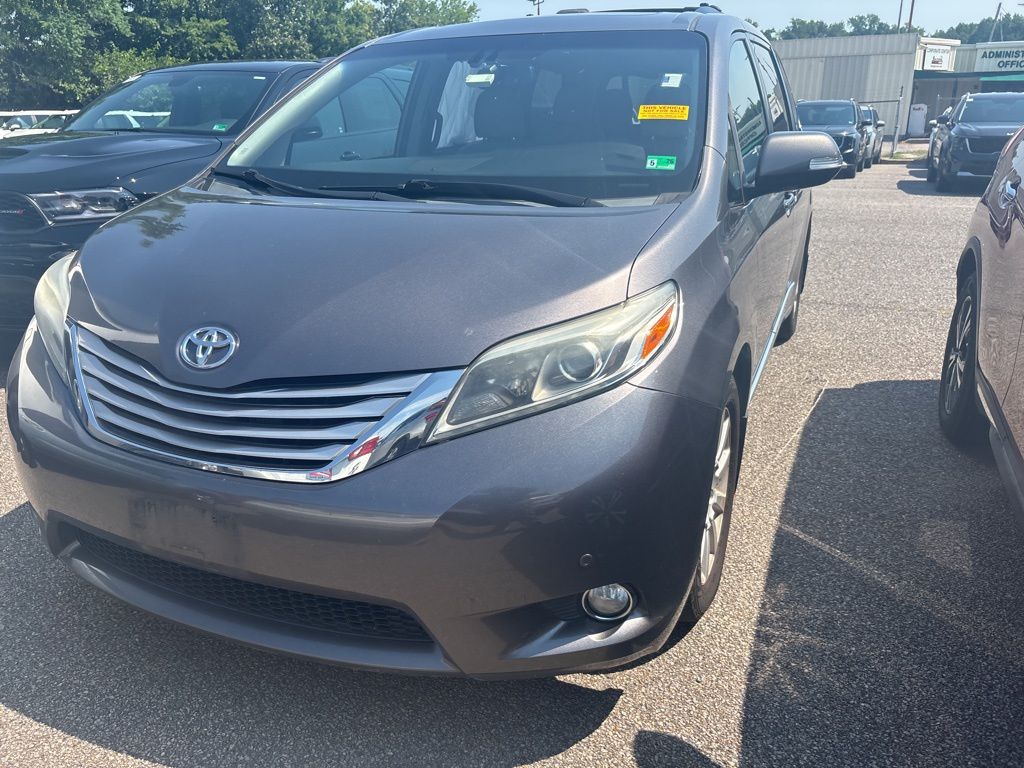 2015 Toyota Sienna Limited photo 3
