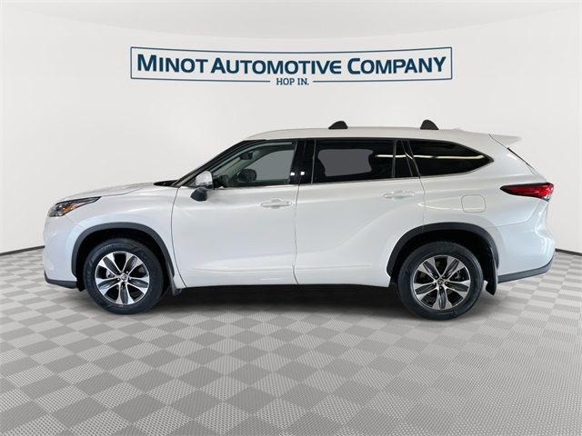 2022 Toyota Highlander XLE photo 5